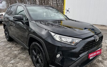 Toyota RAV4, 2021 год, 3 850 000 рублей, 8 фотография