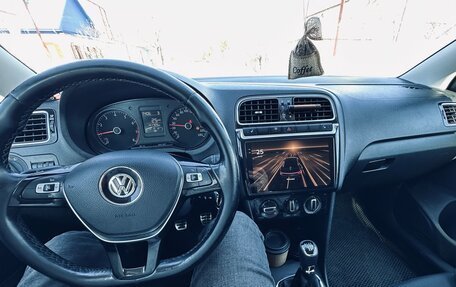 Volkswagen Polo VI (EU Market), 2017 год, 1 370 000 рублей, 3 фотография