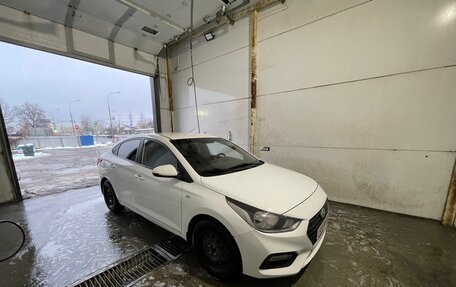 Hyundai Solaris II рестайлинг, 2019 год, 1 200 000 рублей, 7 фотография