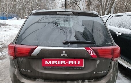 Mitsubishi Outlander III рестайлинг 3, 2015 год, 1 641 500 рублей, 2 фотография