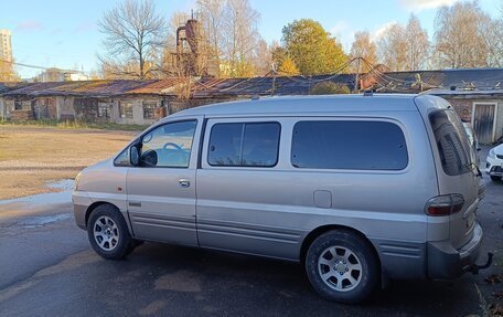 Hyundai H-1 II рестайлинг, 2007 год, 850 000 рублей, 11 фотография