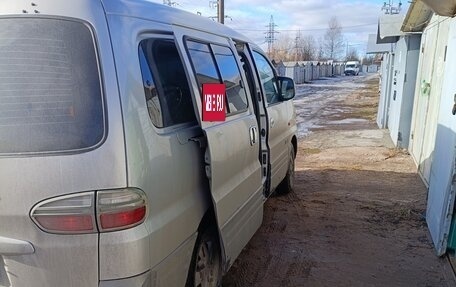 Hyundai H-1 II рестайлинг, 2007 год, 850 000 рублей, 32 фотография