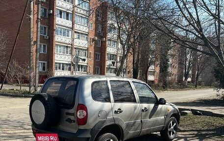 Chevrolet Niva I рестайлинг, 2010 год, 500 000 рублей, 3 фотография