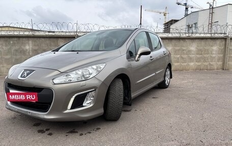 Peugeot 308 II, 2013 год, 799 000 рублей, 3 фотография