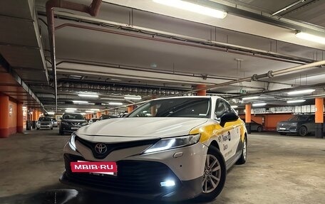 Toyota Camry, 2020 год, 2 400 000 рублей, 7 фотография