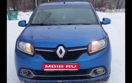 Renault Logan II, 2017 год, 650 000 рублей, 4 фотография