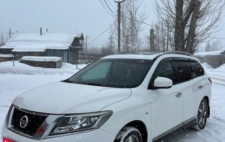 Nissan Pathfinder, 2016 год, 2 370 000 рублей, 1 фотография