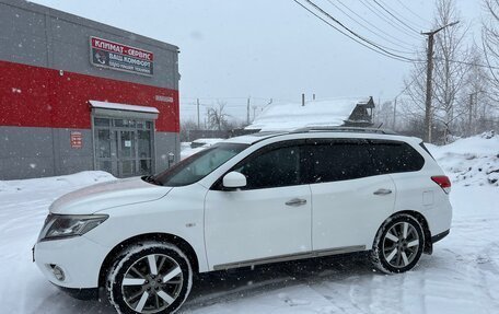 Nissan Pathfinder, 2016 год, 2 370 000 рублей, 3 фотография