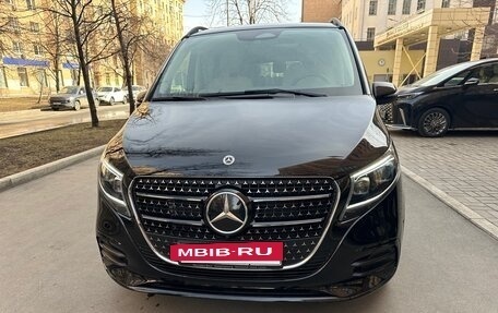 Mercedes-Benz V-Класс, 2024 год, 17 200 000 рублей, 2 фотография