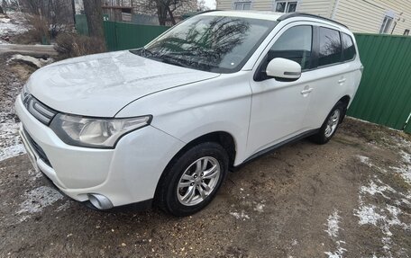 Mitsubishi Outlander III рестайлинг 3, 2012 год, 1 200 000 рублей, 2 фотография