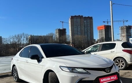 Toyota Camry, 2021 год, 3 950 000 рублей, 3 фотография