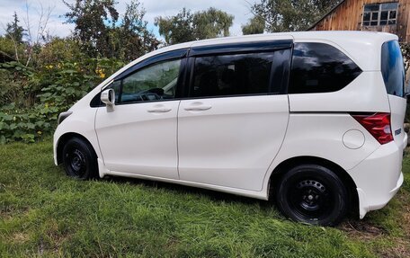 Honda Freed I, 2010 год, 950 000 рублей, 13 фотография