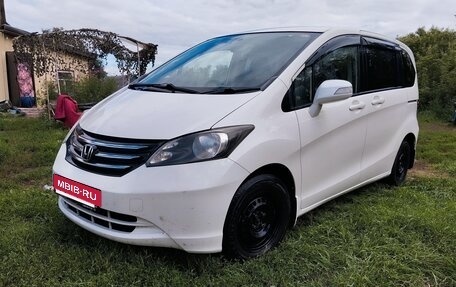 Honda Freed I, 2010 год, 950 000 рублей, 3 фотография