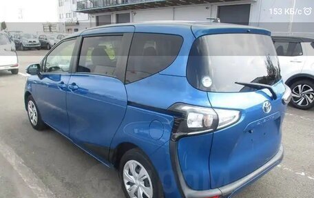 Toyota Sienta II, 2019 год, 1 750 000 рублей, 18 фотография