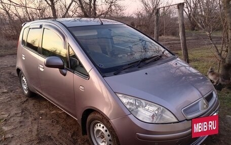 Mitsubishi Colt VI рестайлинг, 2004 год, 499 000 рублей, 2 фотография