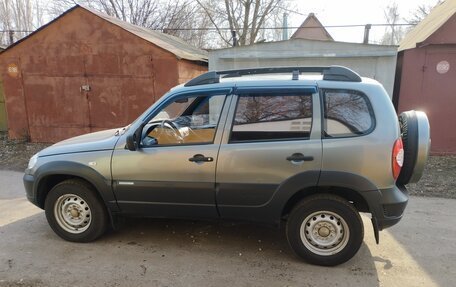 Chevrolet Niva I рестайлинг, 2011 год, 570 000 рублей, 4 фотография