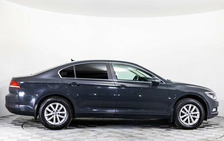 Volkswagen Passat B8 рестайлинг, 2018 год, 1 899 000 рублей, 4 фотография