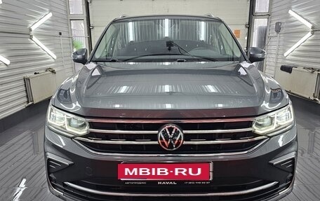 Volkswagen Tiguan II, 2021 год, 3 990 000 рублей, 1 фотография