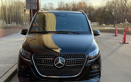 Mercedes-Benz V-Класс, 2025 год, 16 750 000 рублей, 2 фотография
