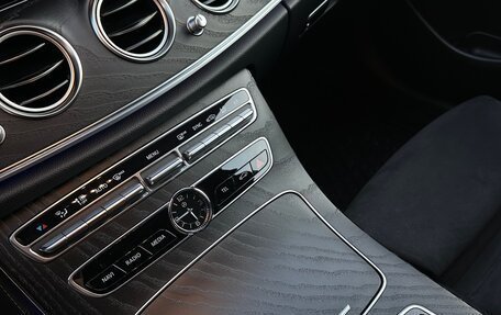 Mercedes-Benz E-Класс, 2019 год, 3 990 000 рублей, 21 фотография