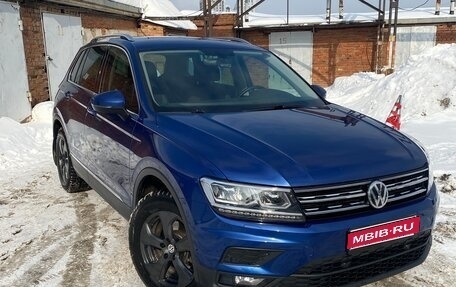 Volkswagen Tiguan II, 2018 год, 2 399 000 рублей, 1 фотография