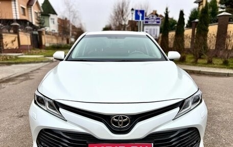 Toyota Camry, 2018 год, 2 700 000 рублей, 1 фотография