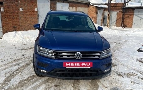 Volkswagen Tiguan II, 2018 год, 2 399 000 рублей, 18 фотография