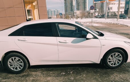 Hyundai Elantra, 2021 год, 1 985 000 рублей, 10 фотография