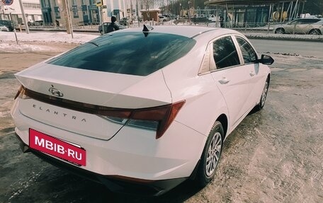 Hyundai Elantra, 2021 год, 1 985 000 рублей, 7 фотография