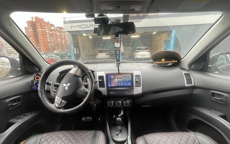 Mitsubishi Outlander III рестайлинг 3, 2011 год, 1 400 000 рублей, 12 фотография