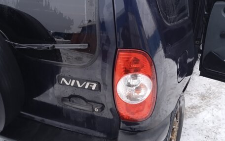 Chevrolet Niva I рестайлинг, 2004 год, 190 000 рублей, 9 фотография