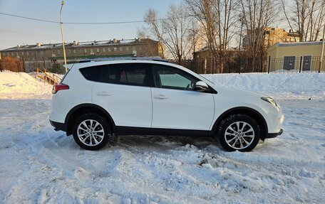 Toyota RAV4, 2019 год, 2 925 000 рублей, 4 фотография