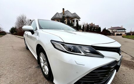 Toyota Camry, 2018 год, 2 700 000 рублей, 6 фотография