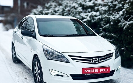 Hyundai Solaris II рестайлинг, 2015 год, 1 225 000 рублей, 3 фотография