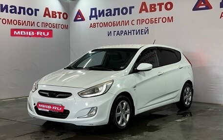 Hyundai Solaris II рестайлинг, 2013 год, 650 000 рублей, 1 фотография