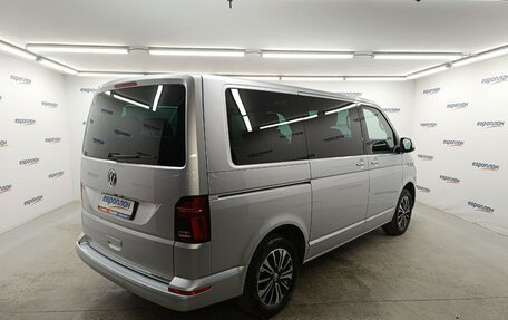 Volkswagen Multivan T6 рестайлинг, 2021 год, 7 550 000 рублей, 4 фотография