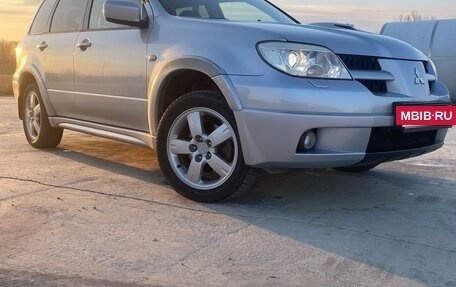 Mitsubishi Outlander III рестайлинг 3, 2007 год, 880 000 рублей, 5 фотография