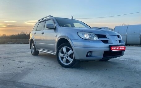 Mitsubishi Outlander III рестайлинг 3, 2007 год, 880 000 рублей, 3 фотография