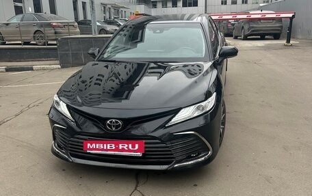 Toyota Camry, 2021 год, 3 500 000 рублей, 2 фотография