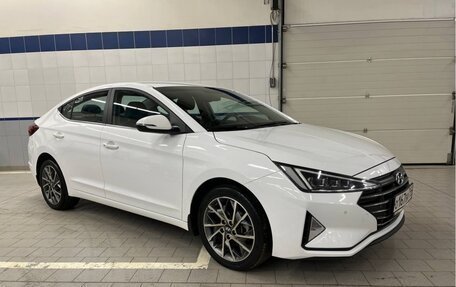 Hyundai Elantra VI рестайлинг, 2018 год, 1 950 000 рублей, 3 фотография