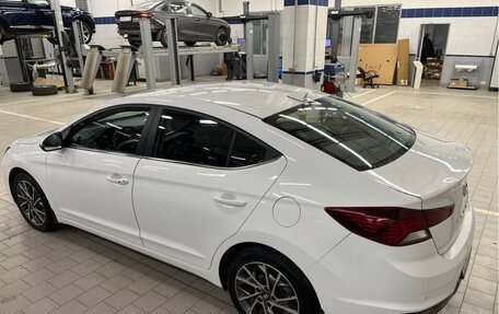 Hyundai Elantra VI рестайлинг, 2018 год, 1 950 000 рублей, 9 фотография