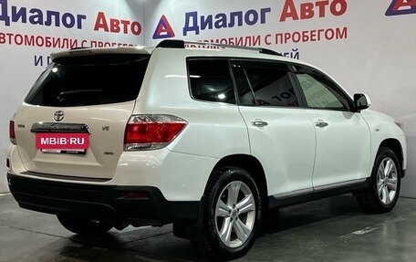 Toyota Highlander III, 2012 год, 1 870 000 рублей, 3 фотография