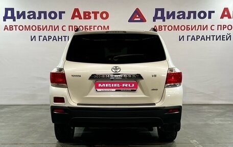 Toyota Highlander III, 2012 год, 1 870 000 рублей, 4 фотография