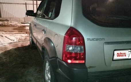 Hyundai Tucson III, 2004 год, 900 000 рублей, 3 фотография