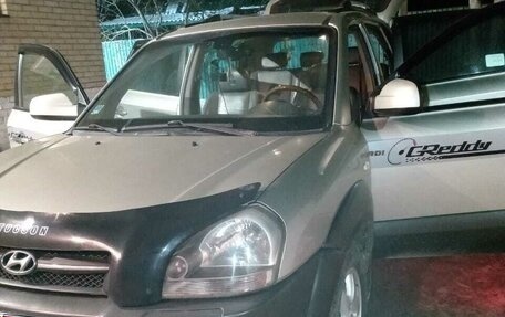 Hyundai Tucson III, 2004 год, 900 000 рублей, 2 фотография