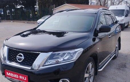 Nissan Pathfinder, 2014 год, 2 050 000 рублей, 2 фотография