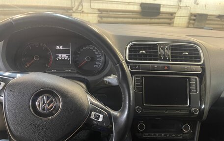 Volkswagen Polo VI (EU Market), 2017 год, 900 000 рублей, 8 фотография