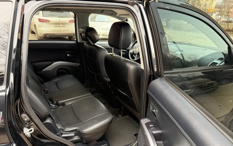 Mitsubishi Outlander III рестайлинг 3, 2012 год, 1 500 000 рублей, 11 фотография