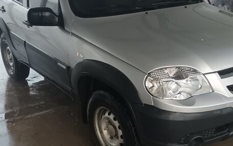 Chevrolet Niva I рестайлинг, 2011 год, 650 000 рублей, 3 фотография
