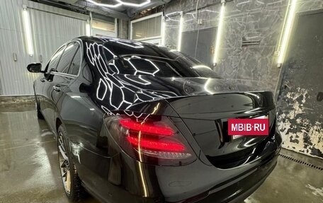 Mercedes-Benz E-Класс, 2019 год, 2 750 000 рублей, 14 фотография